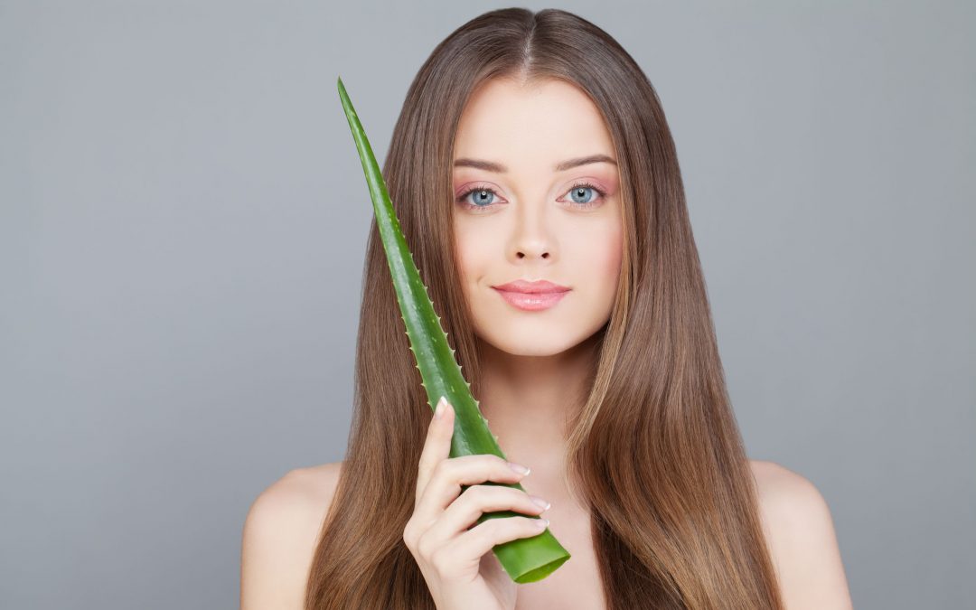 12 Benefits of Aloe Vera Gel For Hair, Skin, & Nails
