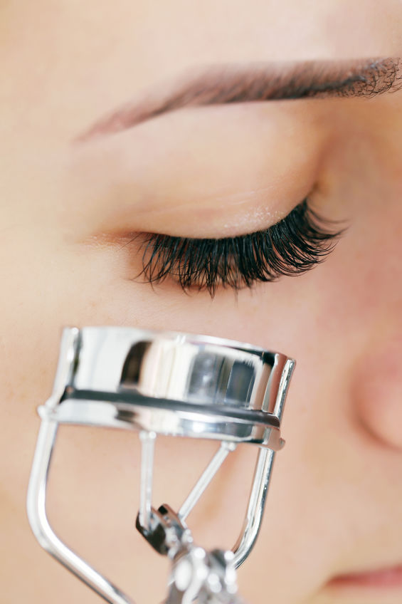 How To Apply Mascara Like A Pro And Make Your Eyes Pop - Beverly Hills MD